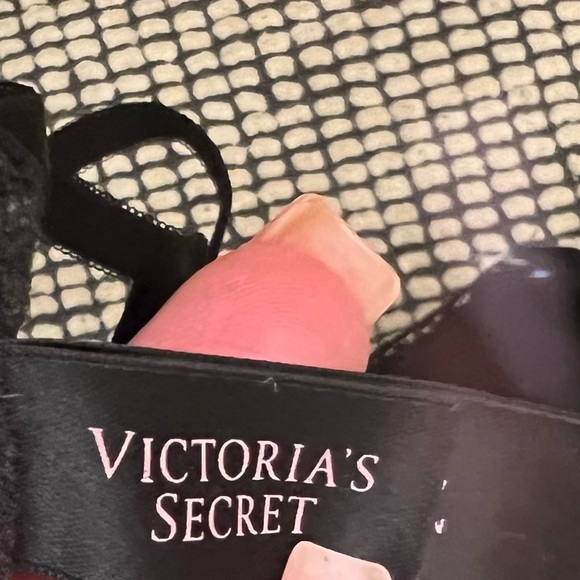 Victoria Secret Push Up Bra 34DD black&white lace - Picture 5 of 5